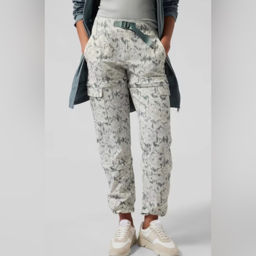 Athleta Trekkie Convertible Hike Pant Ethereal Bloom Magnolia White Size 18